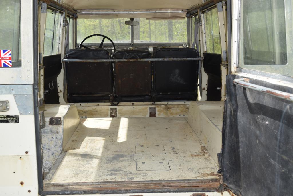 Click image for larger version. 

Name:	1971 Series IIA 109 -- Rear Door Open.jpg 
Views:	487 
Size:	93.2 KB 
ID:	11602