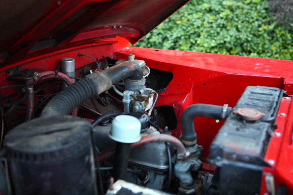 Click image for larger version. 

Name:	Engine Compartment.jpg 
Views:	281 
Size:	72.9 KB 
ID:	9503