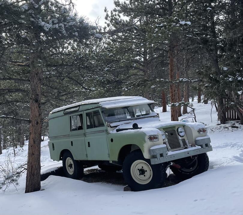 Click image for larger version

Name:	landrover109snowjpg.jpg
Views:	15
Size:	132.8 KB
ID:	192999